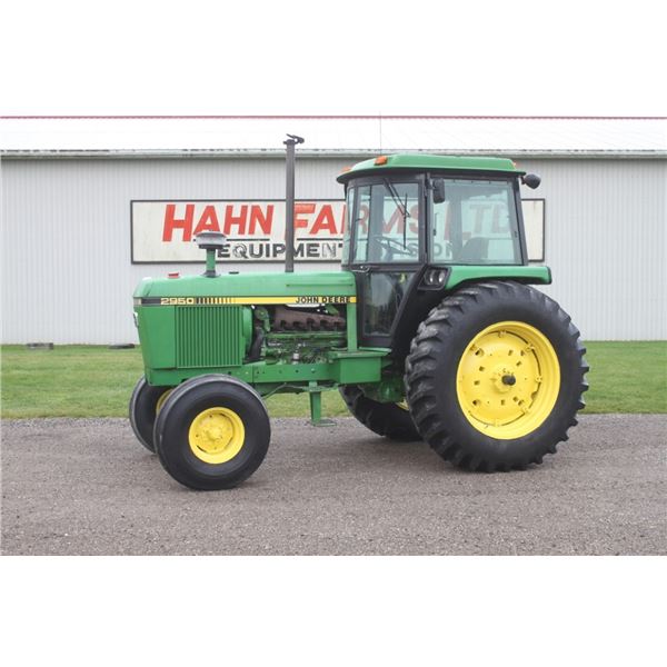 JD 2950 2wd tractor, cab, air, rack and pinion axle, 2 remotes, 18.4x38, 3874 hours