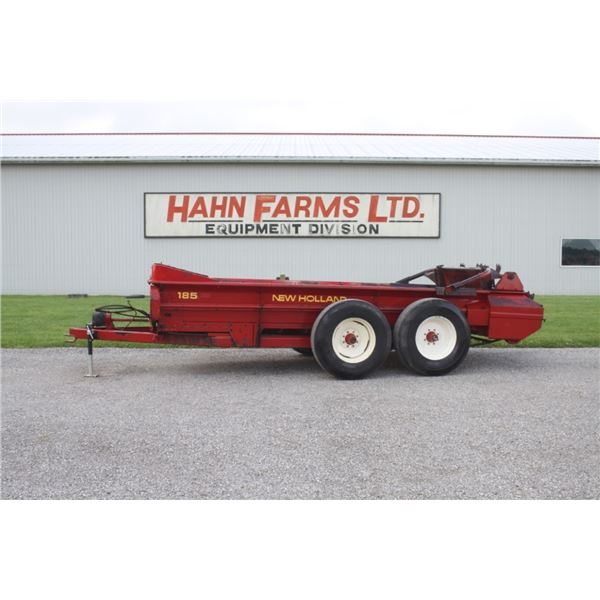 New Holland 185 tandem axle manure spreader, endgate, top beater poly floor