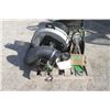 Image 18 : JD 630F flexhead, Schumacher knife, poly floor, Crary air reel, complete with cab mounted blower