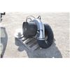 Image 19 : JD 630F flexhead, Schumacher knife, poly floor, Crary air reel, complete with cab mounted blower