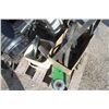Image 23 : JD 630F flexhead, Schumacher knife, poly floor, Crary air reel, complete with cab mounted blower