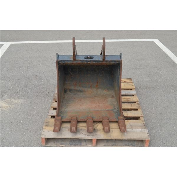 GRYB 24" tooth bucket, used, part number GFD050-24L020