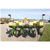 Image 6 : JD 7200 MaxEmerge2, 4 row, 30" corn planter, NoTill coulters, monitor, dry fertilizer, insecticide,