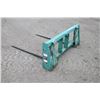 Image 3 : JD 2 prong bale spear, 5000 series hook up, off local estate