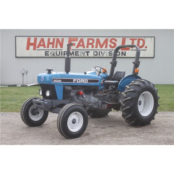 Ford 5030 SU 2wd tractor, rops, 8 speed, 16.9-24, 1 remote, 3318 hours, municipal unit