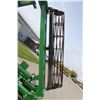 Image 12 : JD 200 23' hydraulic folding crumbler, light kit, local estate