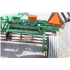 Image 7 : JD 200 23' hydraulic folding crumbler, light kit, local estate