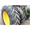 Image 9 : JD 4960 4wd tractor, cab, air, 15 speed powershift, 3 remotes, Michelin 650/65R42, axle duals
