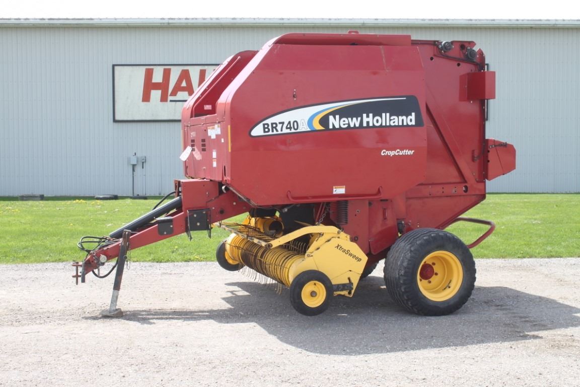 Bale Ramp Pre Cutter New Holland BR740A round baler, crop cutter, Xtrasweep pick-up, net ...