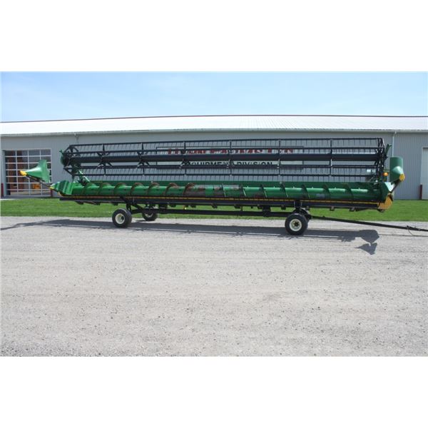 JD 635F 35' flex head, low dam, coarse cut knife, poly bottom, single point hook up, Lankota short c