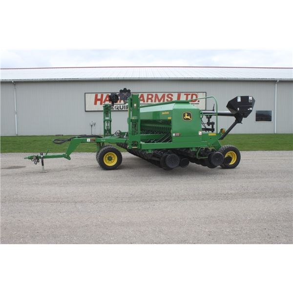 JD 1590 15' NT Dril, fill auger, markers, dolly hitch, new boots & blades