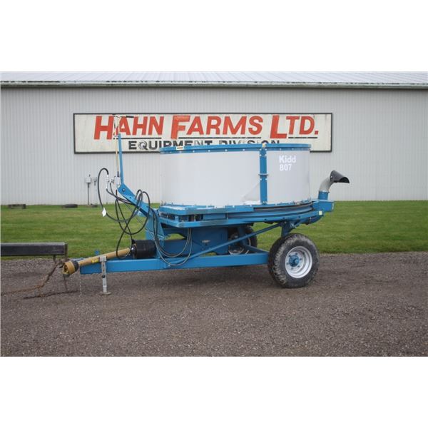 Kidd 807-2 straw chopper. Trailer mounted, pto driven, Demo machine