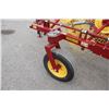 Image 10 : New Holland 1020 Duravee 10 wheel hay rake, castor wheels, as new