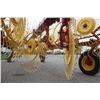 Image 15 : New Holland 1020 Duravee 10 wheel hay rake, castor wheels, as new