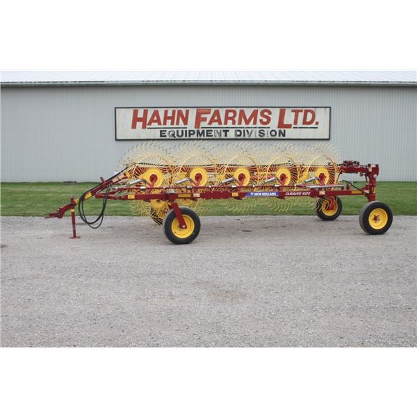 New Holland 1020 Duravee 10 wheel hay rake, castor wheels, as new