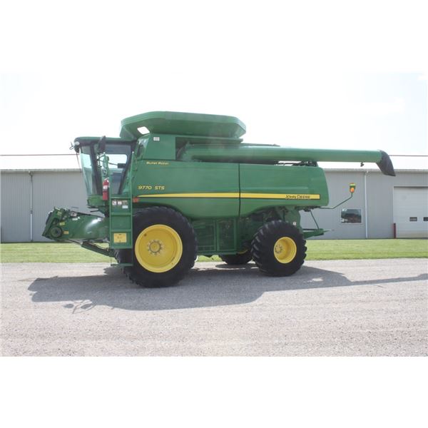 JD 9770 STS bullet rotor combine, Contour-Master, fine cut chopper, 3-speed hydro
