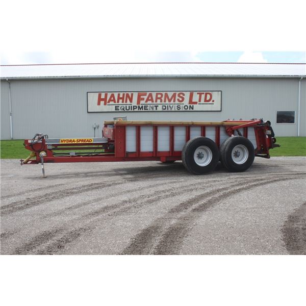 Hagedorn 277 Hydra-Spread double beater manure spreader, poly box, 425/65R22.5 tires