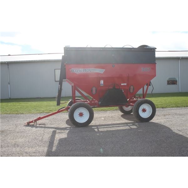 Unknown 387 Gravity Box complete on horst 205-12 ton gear, 305/70R22.5 truck tires, surlock style ro