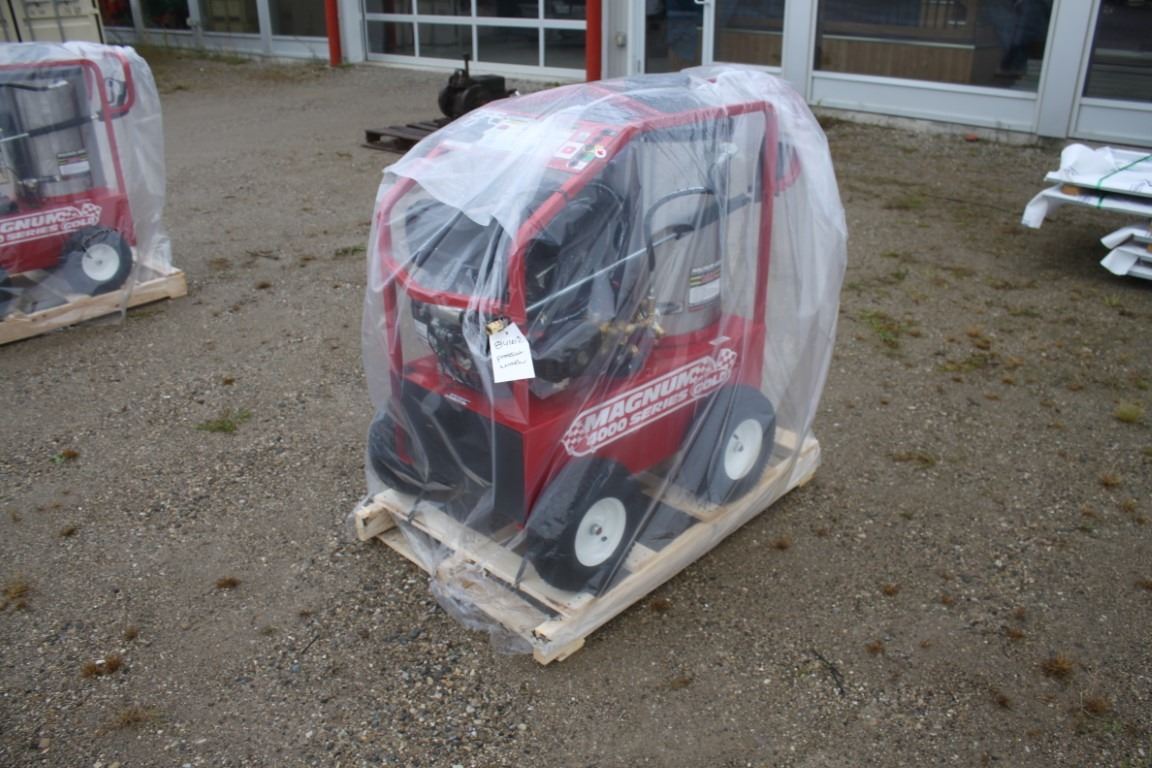 Easy Kleen Magnum Gold pressure washer