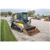 Image 4 : JD 323D track skidsteer, cab, air, 2-speed, hyd coupler, high flow, 1650 hours