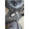 Image 21 : Kubota L6060 4wd tractor, cab, air, hydro, 2 remotes, front mount Pronovost 720-80 80" snowblower, h