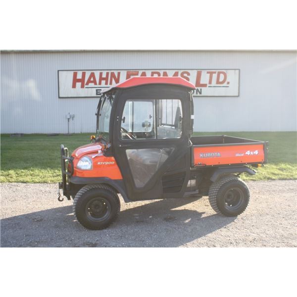 Kubota RTV900, 4wd diesel utility vehicle, cab, hyd dump, front winch, Front bumper, 1854 hours, no