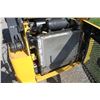 Image 11 : New Holland L218 skidsteer, rops, aux hyd, 2 speed, 12-16.5, 72" bucket, 3837 hours, 2018 model