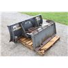 Image 4 : New Holland 5' hydraulic angle front mount blade, skidsteer QT, local municipal unit