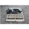 Image 3 : Caterpillar A14B Hex head hydraulic driven post hole power head, skidsteer coupler