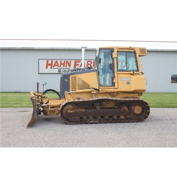 JD 700H XLT Dozer, cab, air, 10' 6-way blade, Hystat, 22" wide tracks, undercarriage very good, loca