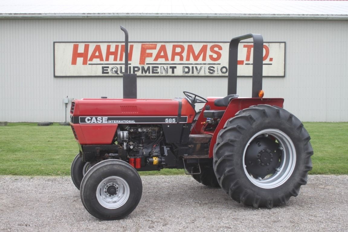 450 Case Rops Case/Int 585 2wd tractor, rops, 8 speed, 1 remote, 16.9x30, 2410 hours ...