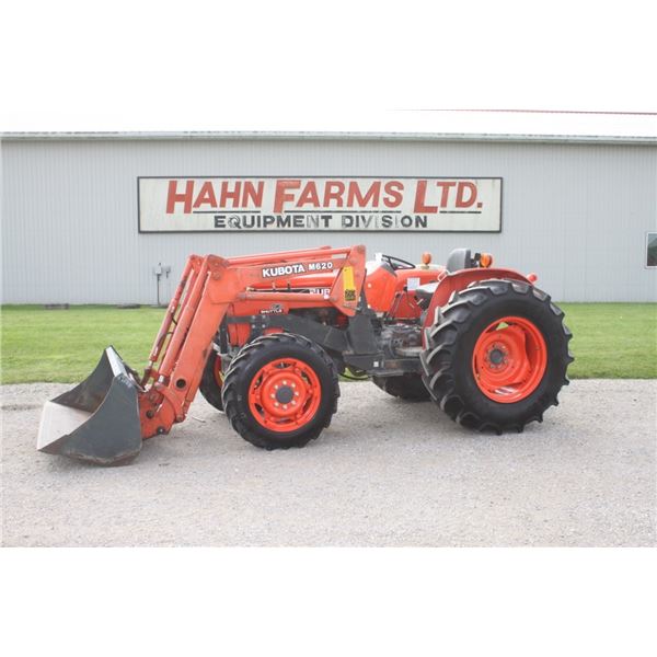 Kubota M6030 4wd tractor, rops, M620 SL loader, 1 remote, 8x8 shuttle, 16.9R28, 6660 hours