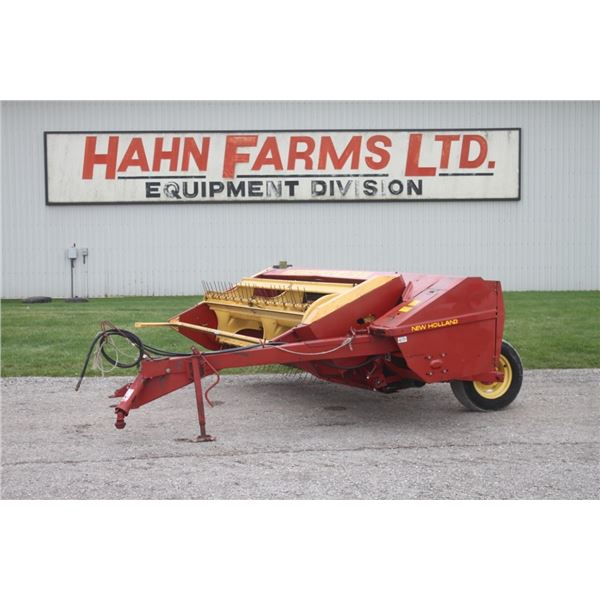 New Holland 492 9' haybine, conditioning rolls, one owner, off local estate