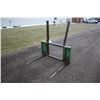 Image 1 : used 2 prong bale spear, JD 500 series hook-up