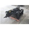 Image 4 : Caterpillar 424-0451 7 1/2' 6 way dozer blade, skidsteer QT, Demo Unit