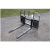Image 2 : Challenger 2200 lbs standard pallet fork, 42" tines, universal skidsteer QT