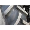 Image 11 : Case/Int 105U 4wd tractor, cab, air, L740 SL loader, 7' bucket, front aux hydraulics, 460/85R34, 2 r