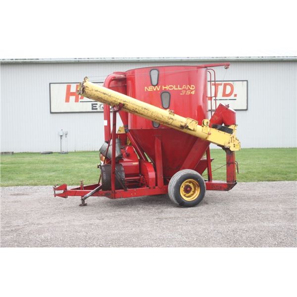 New Holland 354 mixmill, intake and discharge augers, extra screens, well maintained, local retireme