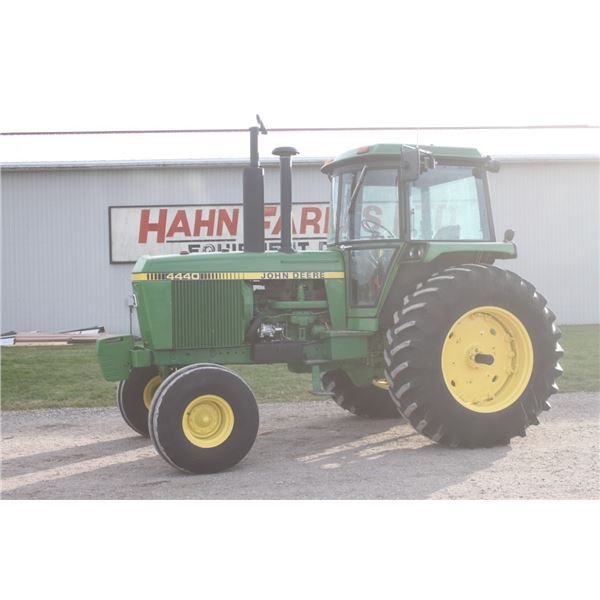 JD 4440 2wd tractor, cab, air, quad, 20.8-38, 2 remotes, 6538 hours