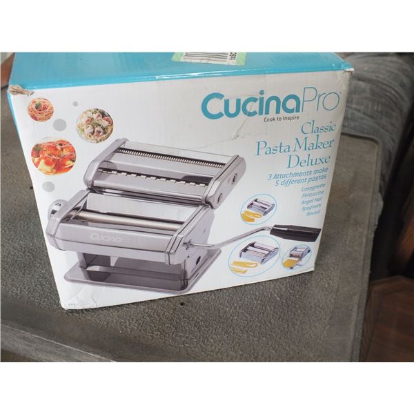 Cucina Pro Pasta Maker Deluxe