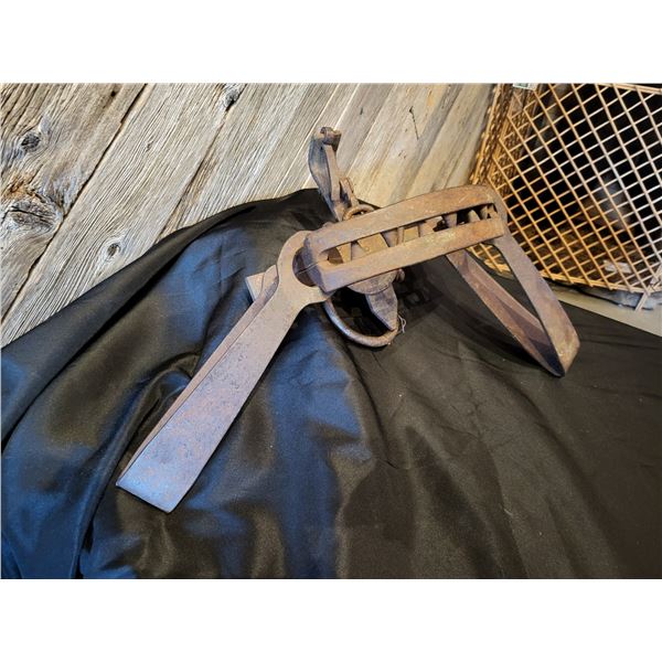 LAST ONE–VINTAGE BEAR TRAP