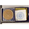 Image 2 : 3 1/2'' BRONZE MEDAL LYNDON B. JOHNSON WITH STAND