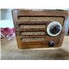 Image 2 : WOOD CASED WESTINGHOUSE RADIO