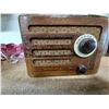 Image 2 : WOOD CASED WESTINGHOUSE RADIO