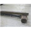 Image 2 : HEAVY DUTY PRY BAR & SLEDGEHAMMER