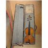 Image 2 : ANTIQUE VIOLIN IN CASE