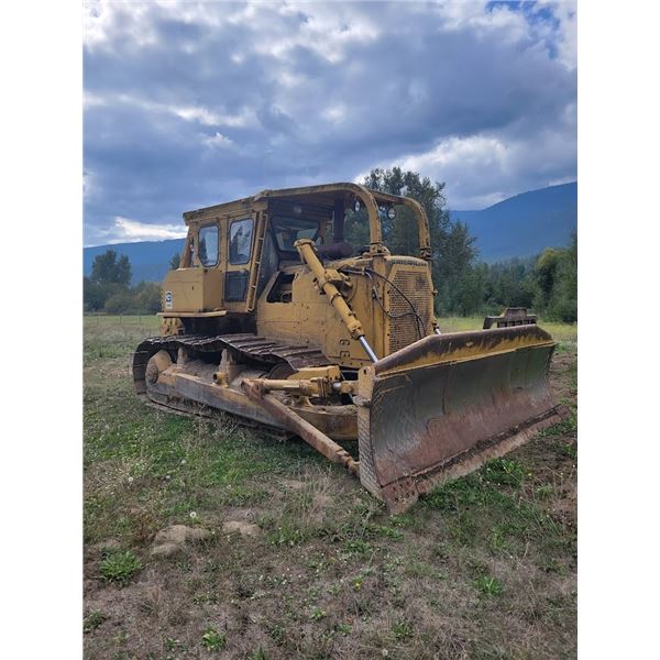 1976 D8K CATERPILLAR TRACTOR W/6 WAY BLADE, WINCH & BRUSH BLADE , 3223 HOURS SHOWING