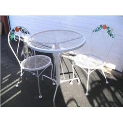 White metal ive cream table with 2 chairs (1)