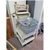 Image 1 : old washer and wringer