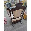 Image 2 : antique rocking chair